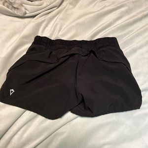 lululemon iviva shorts